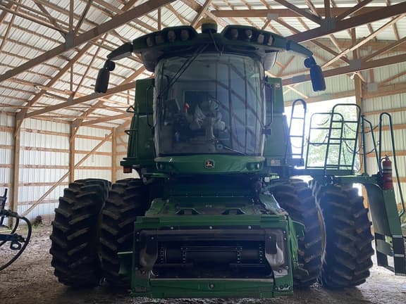 Image of John Deere S780 equipment image 1