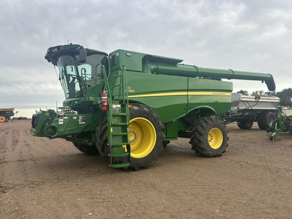 Image of John Deere S780 Primary image