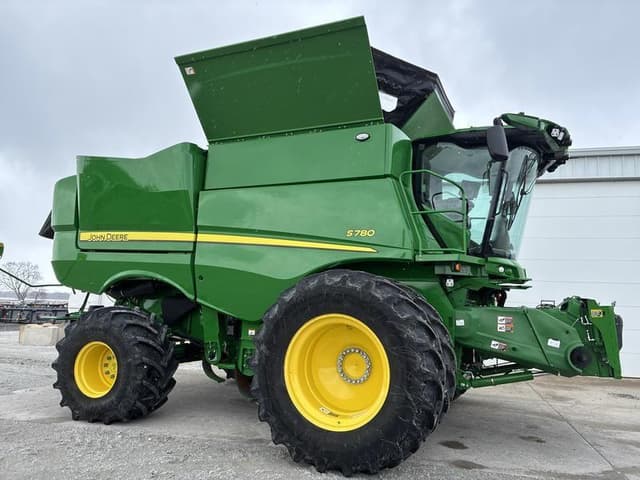 Image of John Deere S780 equipment image 1