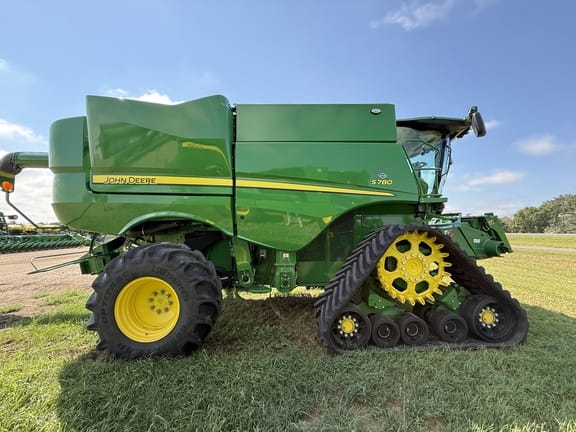 2023 John Deere S780 Equipment Image0