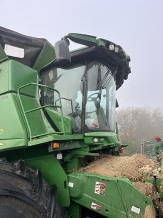 Image of John Deere S780 equipment image 4