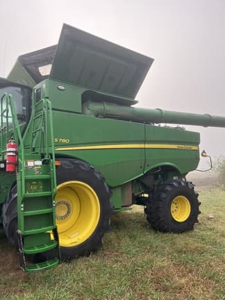 Image of John Deere S780 equipment image 1