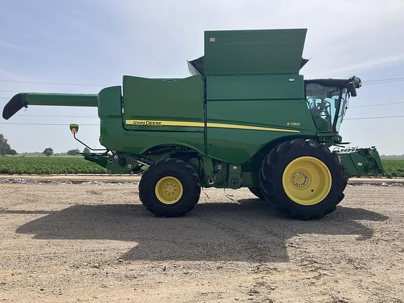 Image of John Deere S780 equipment image 1
