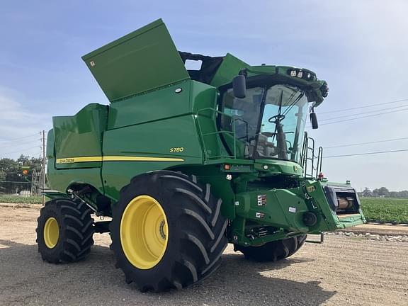 Image of John Deere S780 equipment image 1