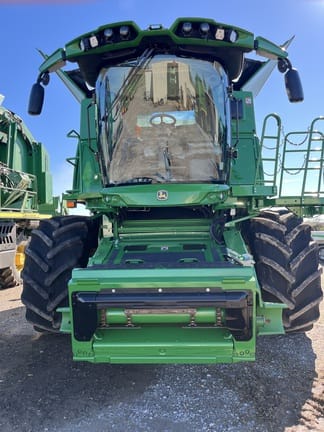 2023 John Deere S780 Equipment Image0
