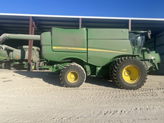 Image of John Deere S780 equipment image 1