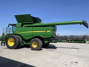 2023 John Deere S780 Image