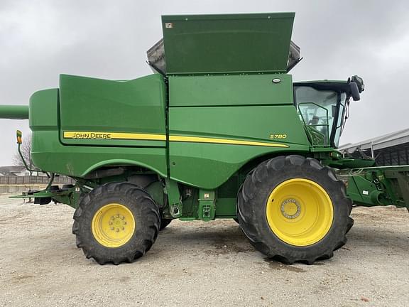 Image of John Deere S780 equipment image 1