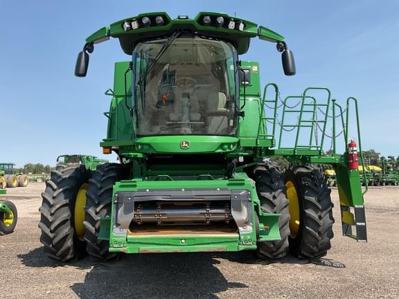 Image of John Deere S780 equipment image 1