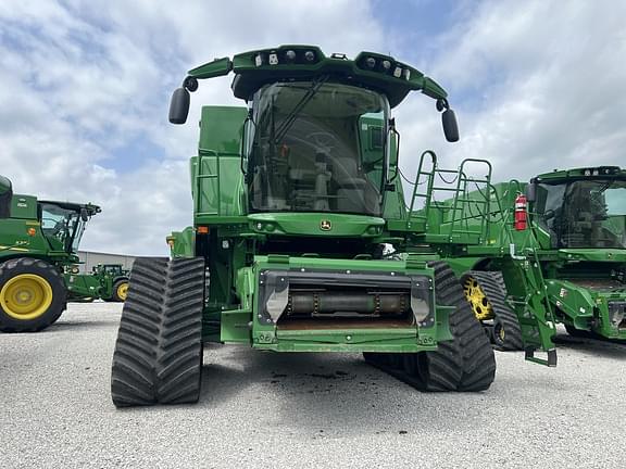 Image of John Deere S780 equipment image 1