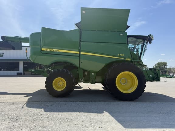 Image of John Deere S780 equipment image 4