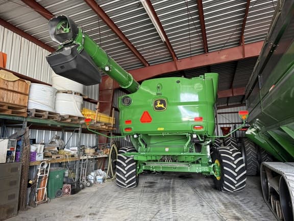 Image of John Deere S780 equipment image 2