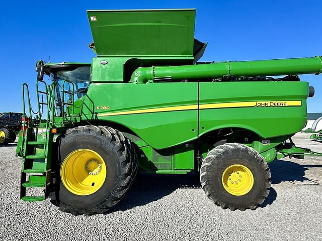 Image of John Deere S780 equipment image 1