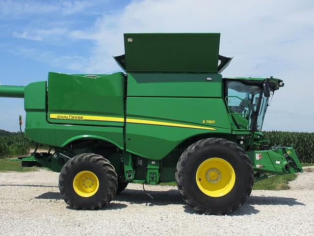 Image of John Deere S780 equipment image 2