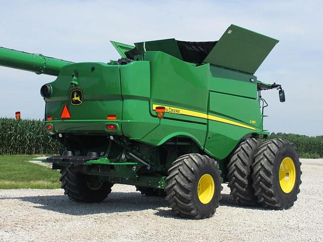 Image of John Deere S780 equipment image 1