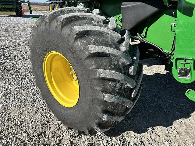 Image of John Deere S780 equipment image 1