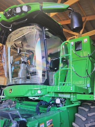 2023 John Deere S780 Equipment Image0