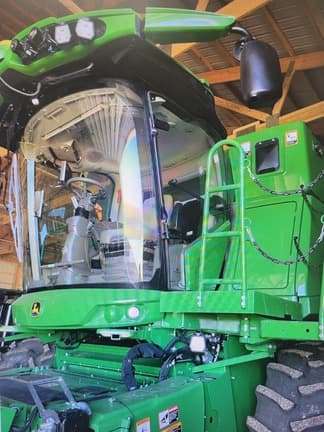 Image of John Deere S780 Primary image