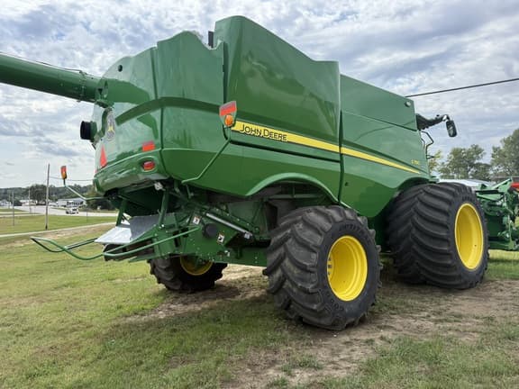 Image of John Deere S780 equipment image 4