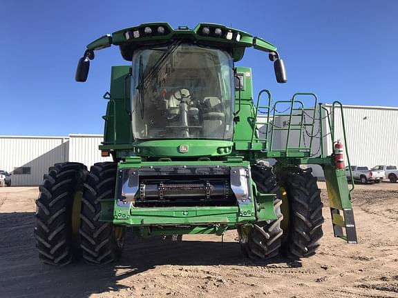 Image of John Deere S780 equipment image 2