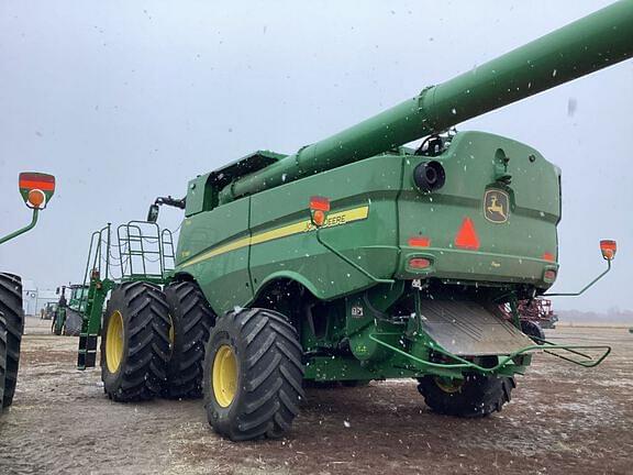 Image of John Deere S780 equipment image 1