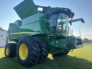 2023 John Deere S780 Image