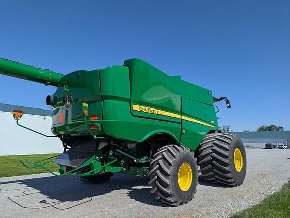 Image of John Deere S780 equipment image 4