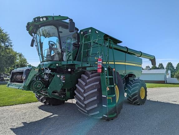 Image of John Deere S780 equipment image 1