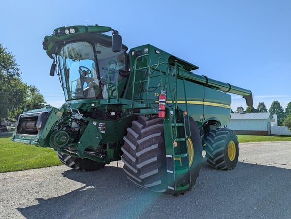 2023 John Deere S780 Equipment Image0
