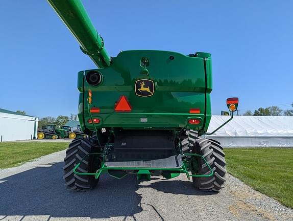 Image of John Deere S780 equipment image 2