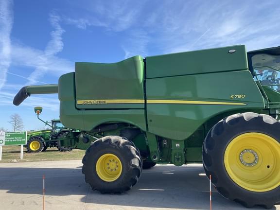 Image of John Deere S780 equipment image 3