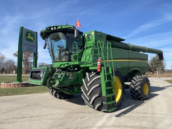 Image of John Deere S780 Primary image