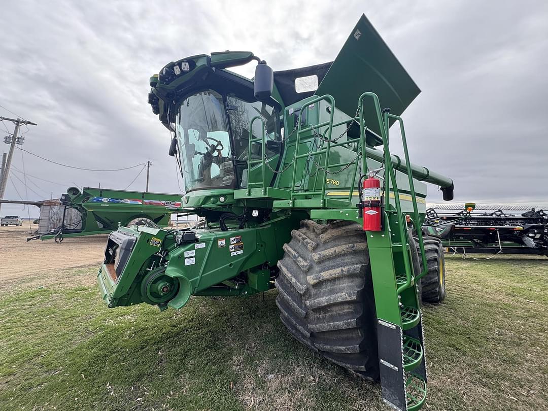 Image of John Deere S780 Primary image