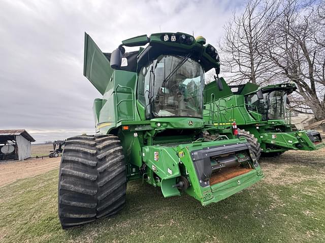 Image of John Deere S780 equipment image 4