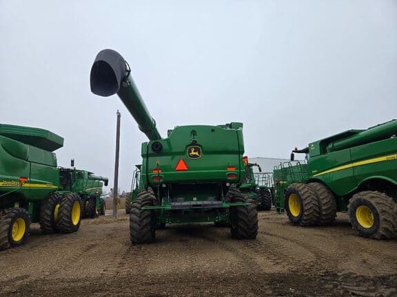 Image of John Deere S780 equipment image 2