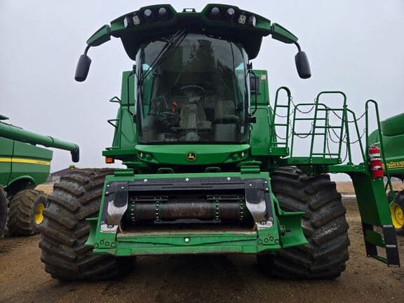 Image of John Deere S780 equipment image 4