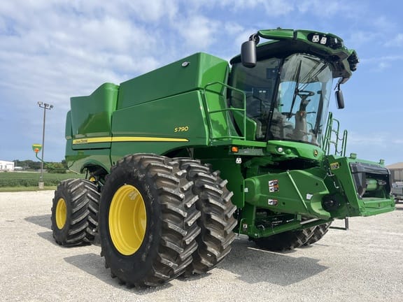 2023 John Deere S780 Equipment Image0