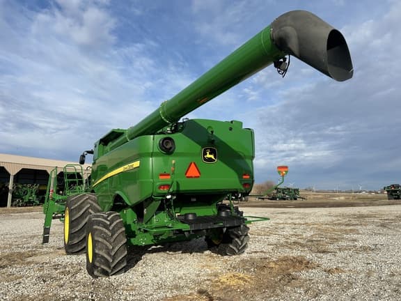 Image of John Deere S780 equipment image 3