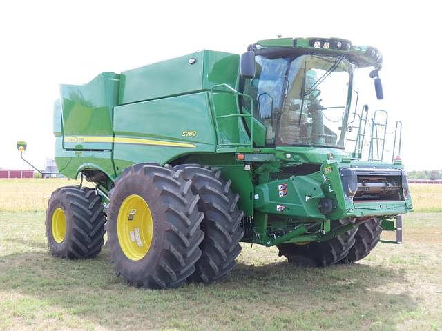 Image of John Deere S780 equipment image 1