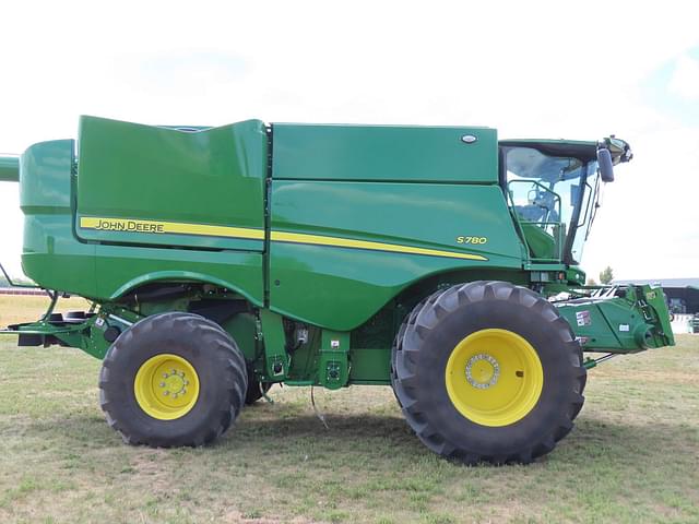 Image of John Deere S780 equipment image 3