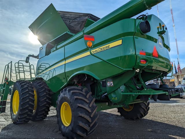 Image of John Deere S780 equipment image 3