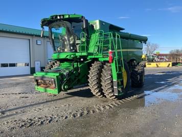 Main image John Deere S780