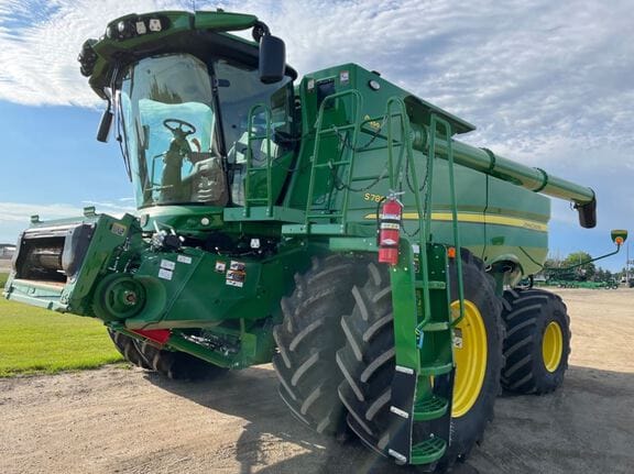 Main image John Deere S780