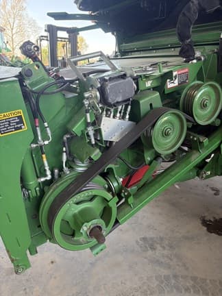 Image of John Deere S780 equipment image 2