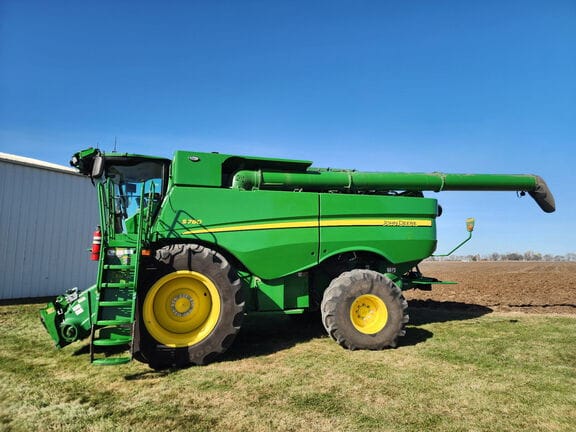 2023 John Deere S780 Equipment Image0