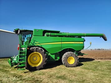 Main image John Deere S780