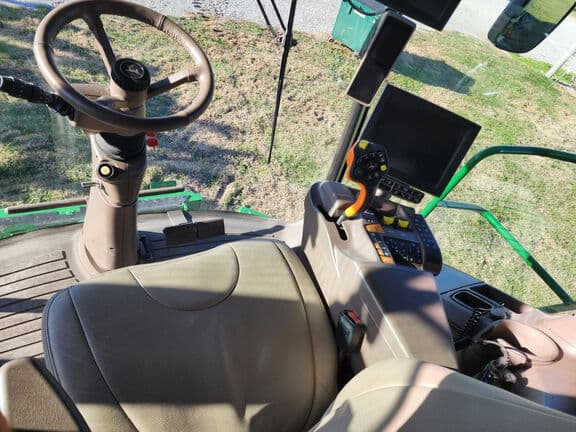 Image of John Deere S780 equipment image 2