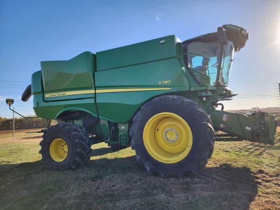 Image of John Deere S780 equipment image 1