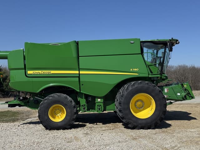 Image of John Deere S780 equipment image 4