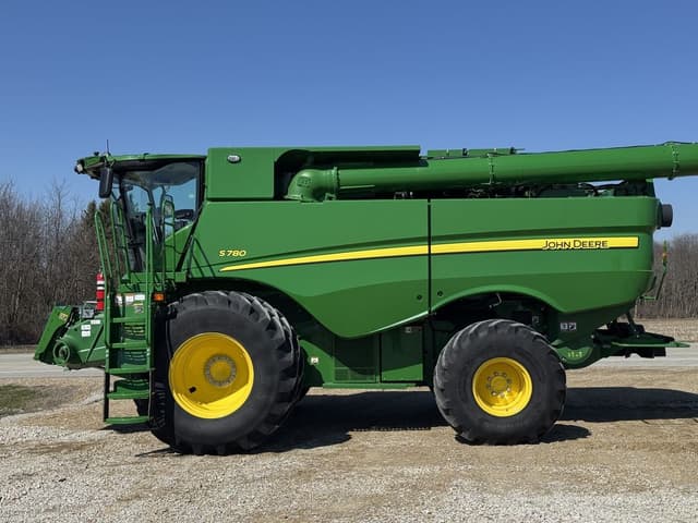 Image of John Deere S780 equipment image 1